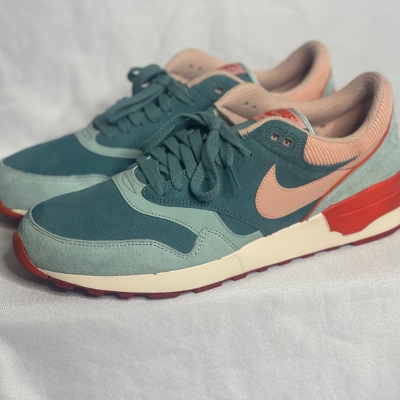 *ORIGINAL RELEASE* SIZE 12 - NIKE AIR ODYSSEY "LTR GREEN HAZE" 2015 *RARE FIND* - Picture 2 of 16